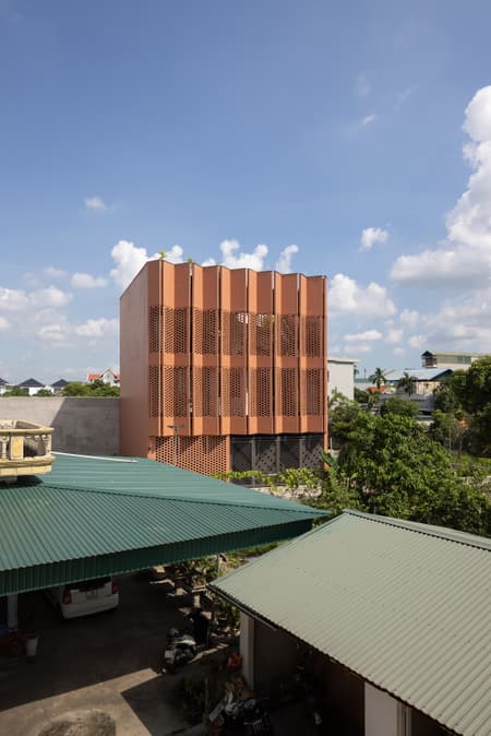 CUBE (Creative Usage of Bricks & Earth)